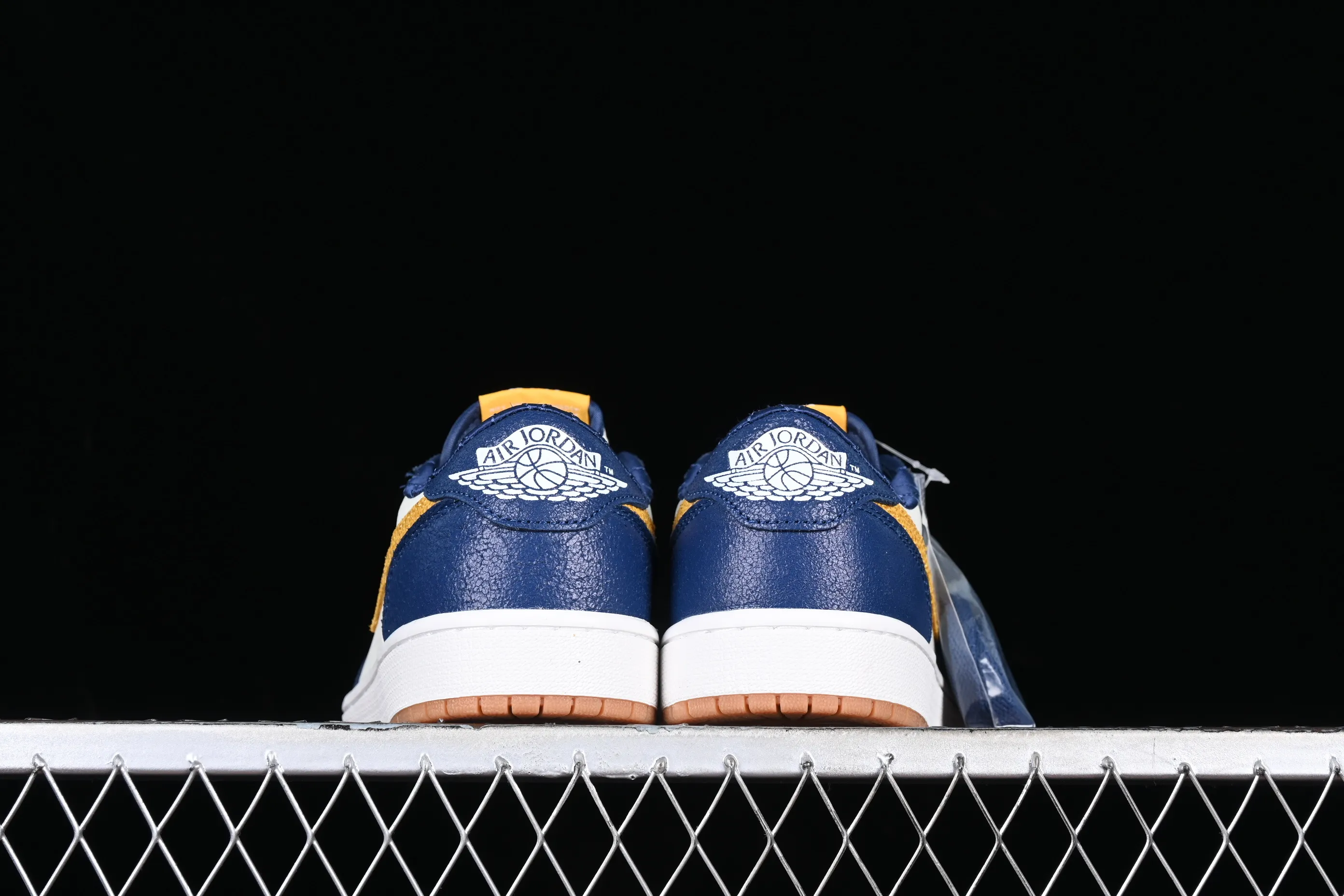 All categories Air Jordan Jordan series basketball shoes Air Jordan 1 Low Z version Air Jordan 1 Low OG AJ1 Joe 1 white blue yellow hook burst pattern low-top cultural casual sneakers CZ0790-103